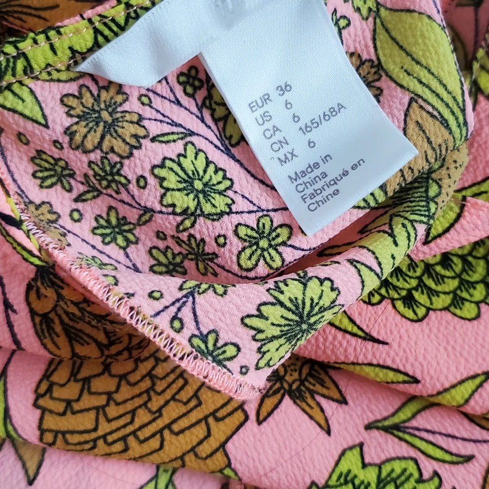 🌺 🌿 H&M Tropical Vibrant Floral Romper Shorts Outfit 💕💚 - Picture 3 of 4